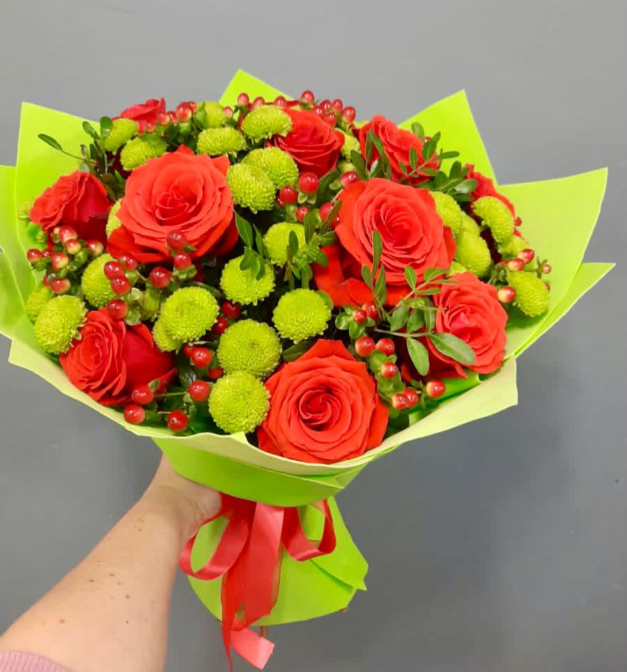 Букет цветов из: Хризантемы и Розы в Болтино