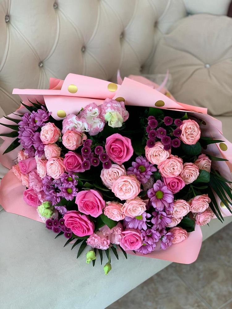 Букет цветов из: Хризантемы, Розы и Лизиантусы в Болтино