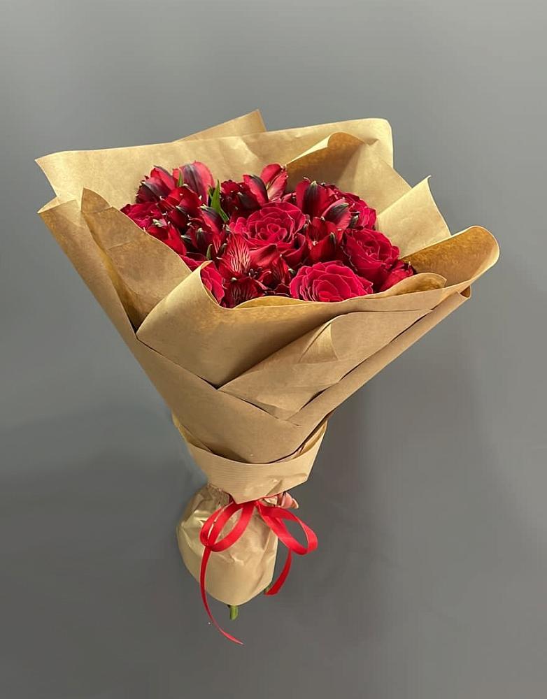 Букет цветов из: Альстромерии и Розы в Болтино