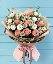 Букет цветов из:  Розы, Альстромерии и Лизиантусы в Болтино