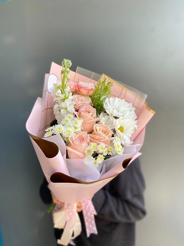 Букет цветов из: Хризантемы и Розы в Болтино