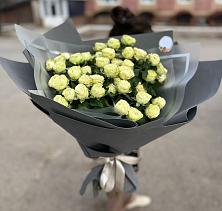 Букет Белые кустовые розы Солинеро в Болтино