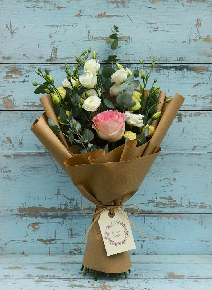 Букет цветов из: Розы и Лизиантусы в Болтино