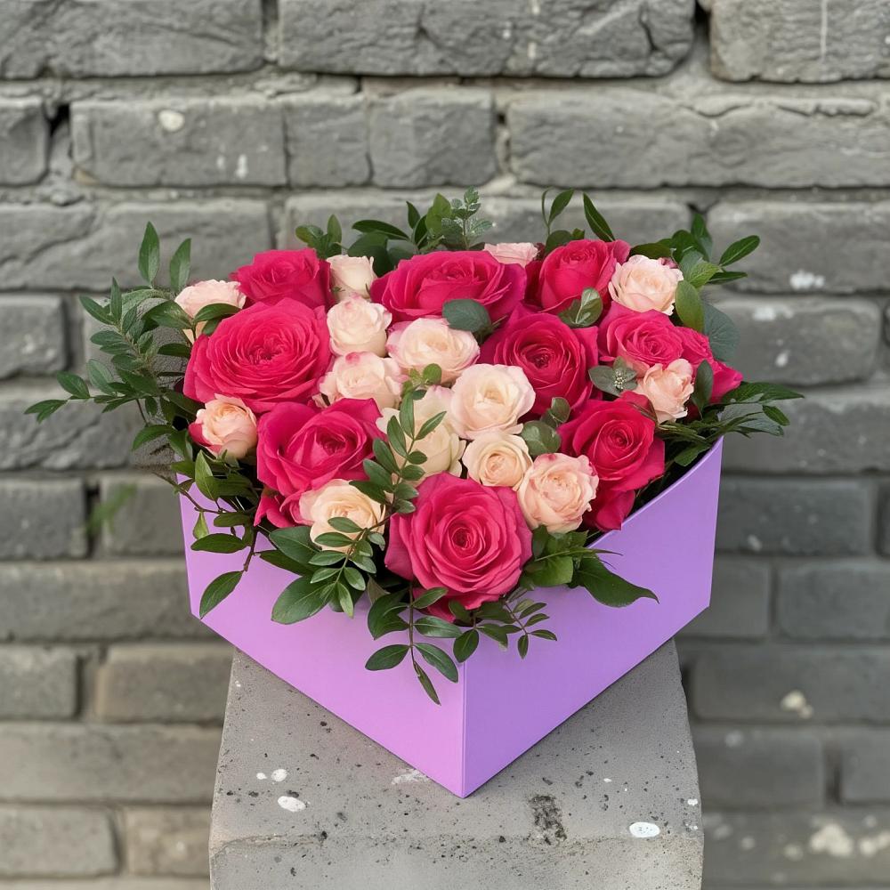 Цветочная композиция из Розы в коробке в Болтино