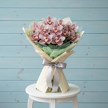 Букет цветов из:  Орхидеи и Розы в Болтино