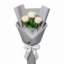 Букет 3 белые розы в Болтино