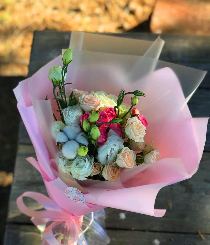 Букет цветов из: Розы и Лизиантусы в Болтино