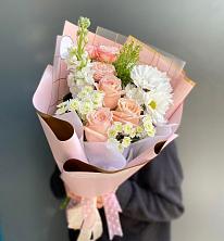 Букет цветов из:  Хризантемы и Розы в Болтино