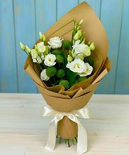 Букет цветов из:  Хризантемы и Лизиантусы в Болтино