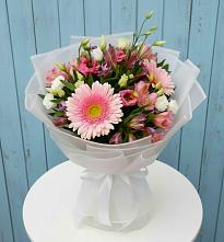 Букет цветов из:  Герберы, Альстромерии и Лизиантусы #REPLACE_PRED# Болтино