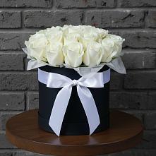 Цветочная композиция из Розы в шляпной коробке в Болтино